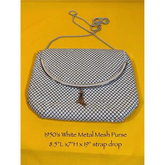 Vintage 1950’s glomesh purse white coil strap gold toned trim & tassel 8.5"x 7" - Picture 1 of 9